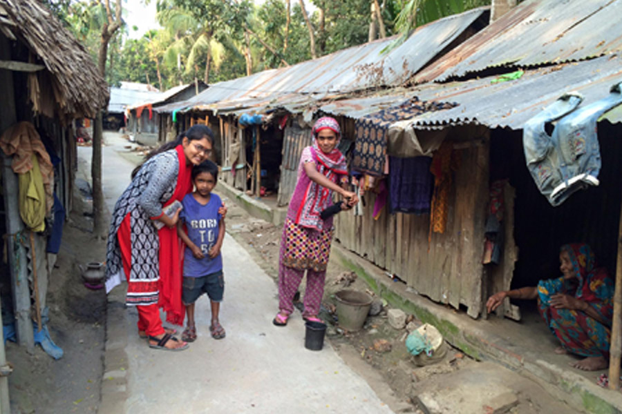 Laundry in the street